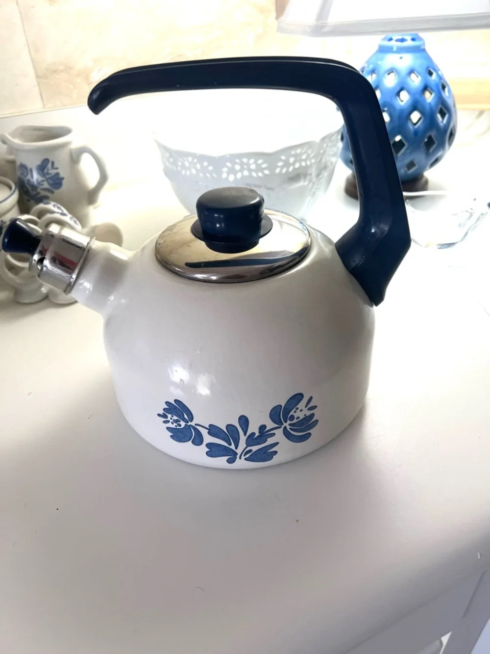 Pfaltzgraff Yorktowne  Blue Floral Whistling Tea Kettle with Blue Handle